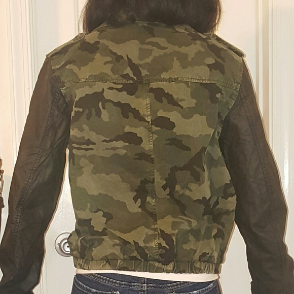 Levi's Cameo Jacket - Picture 2 of 8